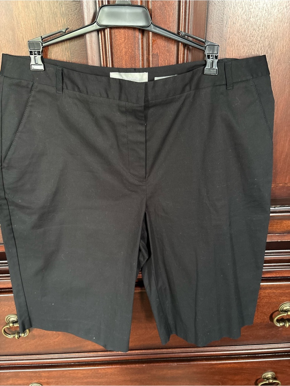 Liz Claiborne Classic Black Knee-Length Dress Shorts